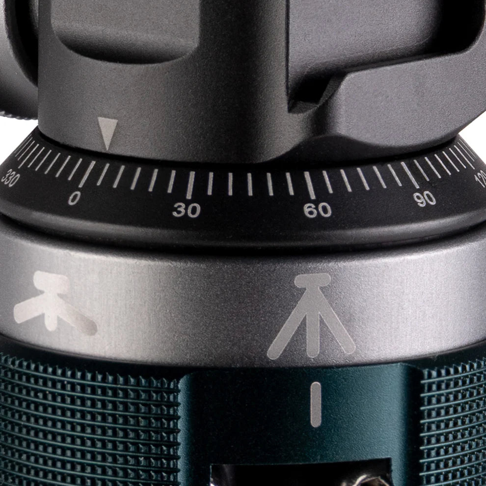 ProMaster iota 422 Ultralightweight Tripod Kit - Carbon Fiber